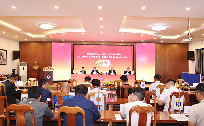 Đội Bóng 1: Tên Mới Và Lý Do